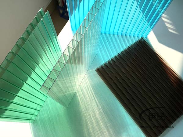Two layer pc sunlight board
